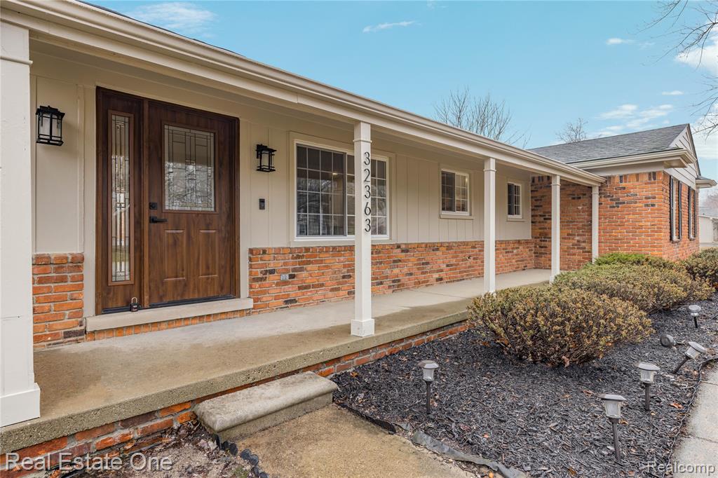 32363 Olde Franklin Drive, Farmington, MI, 48334