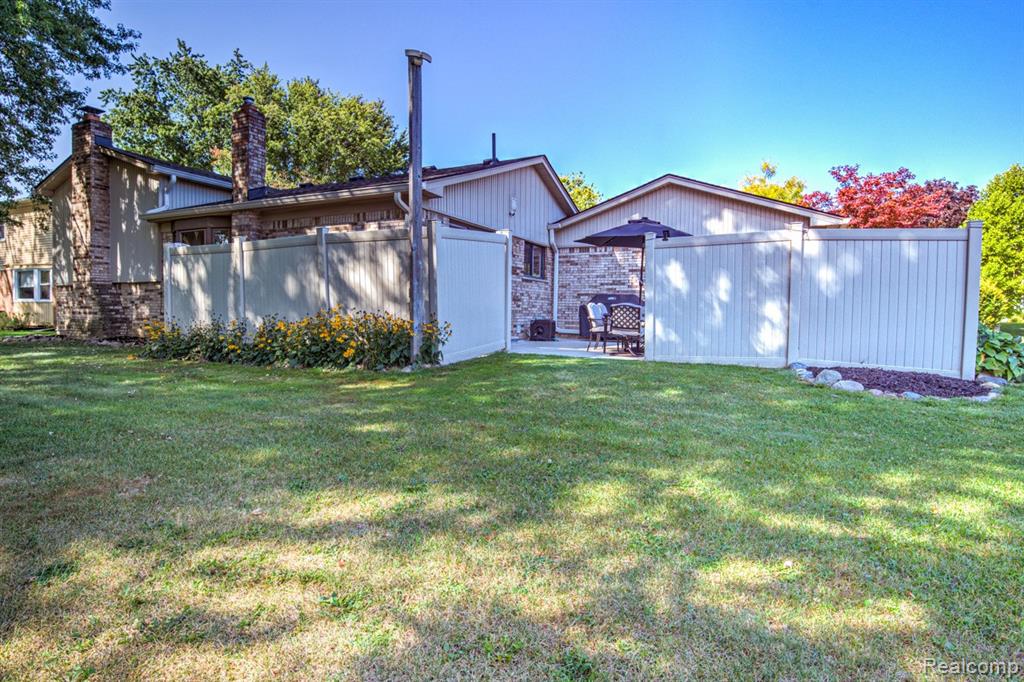 5250 Winchester Drive, Troy, MI 48085 — Photo 53