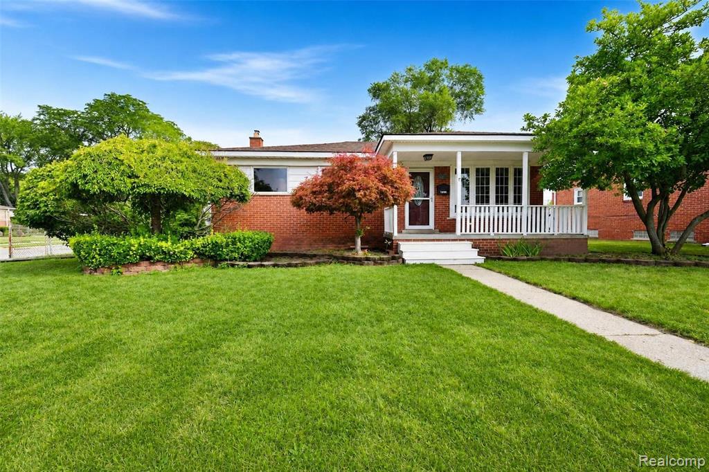 32612 Dover Street, Garden City, MI