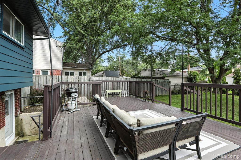 678 Shenandoah Drive, Clawson, MI — Photo 22