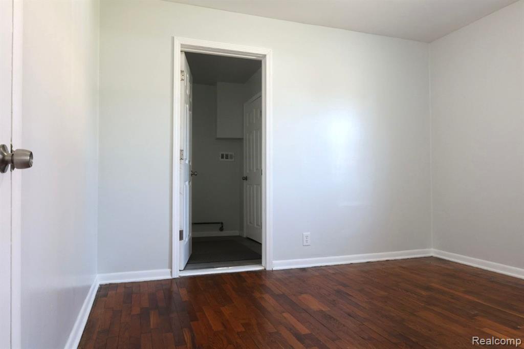 4618 BRUNSWICK Avenue, Flint, MI 48507 — Photo 13