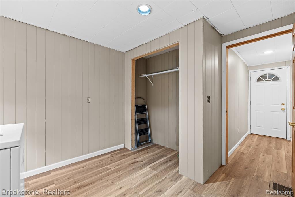 5503 Westchester Drive, Flint, MI 48532 — Photo 21