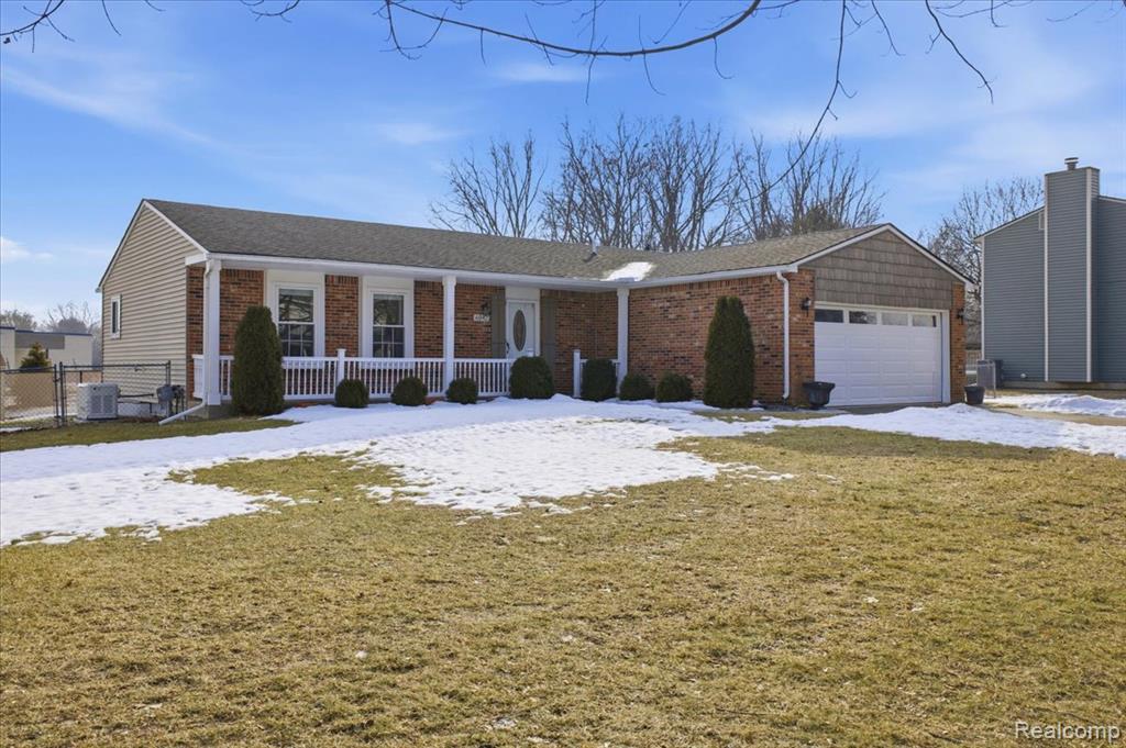 6042 Barker Avenue, Waterford, MI 48329 — Photo 2