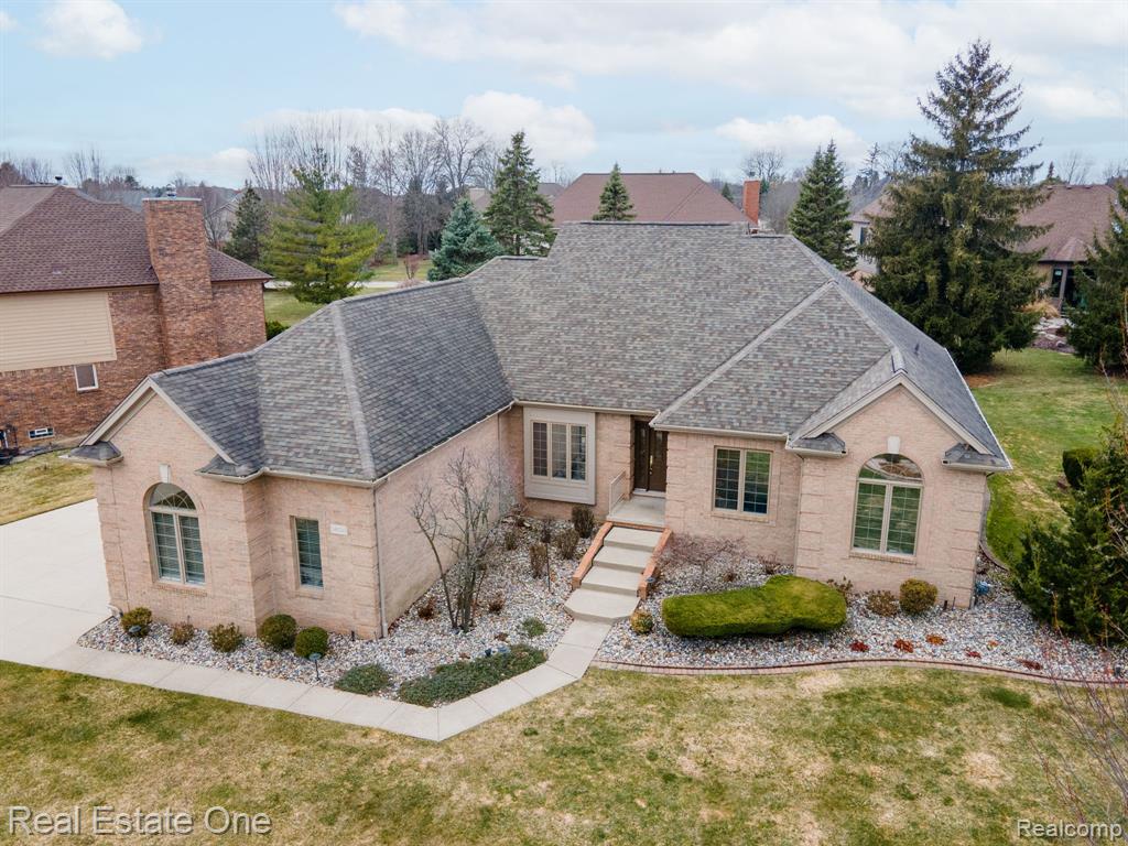 54035 Scarboro Way, Shelby Twp, MI 48316 — front exterior