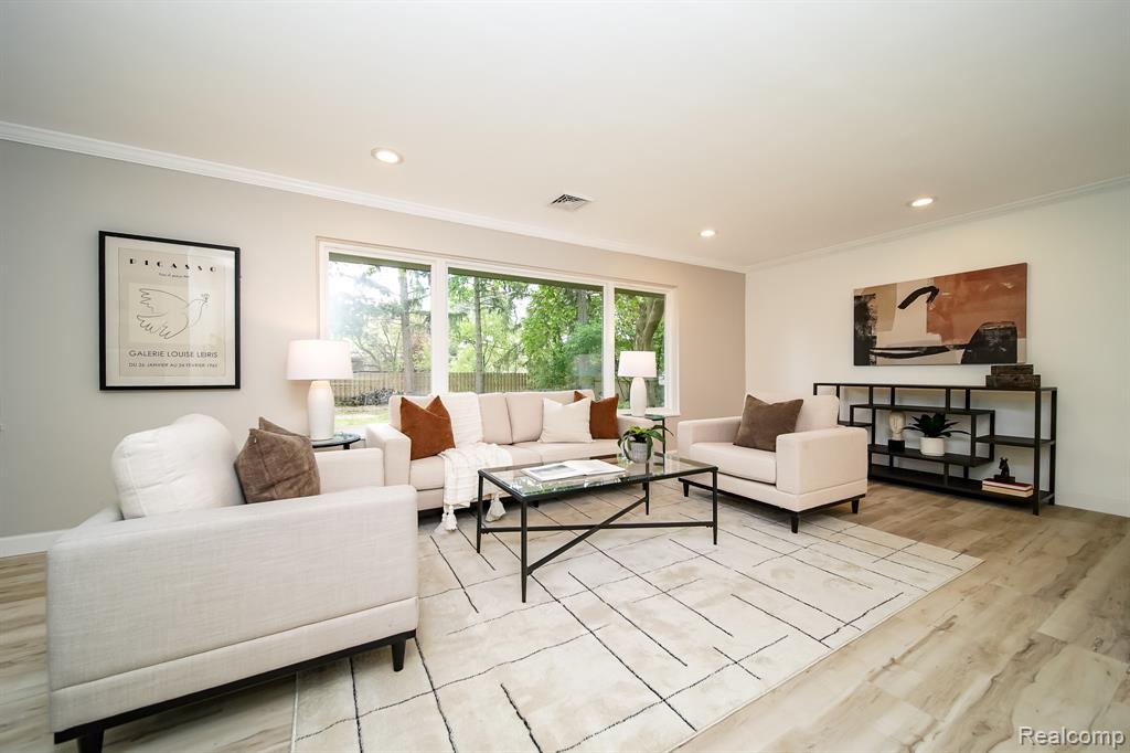 19041 Bungalow Drive, Lathrup Village, MI 48076 — Photo 15