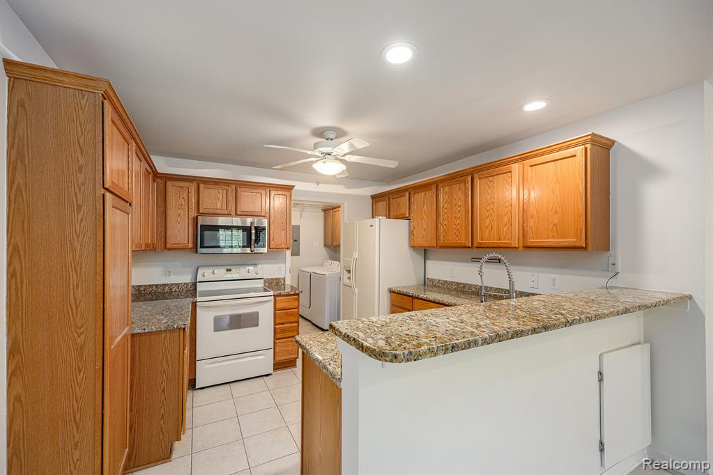 6769 Boulder Pointe Drive, Washington, MI — Photo 12