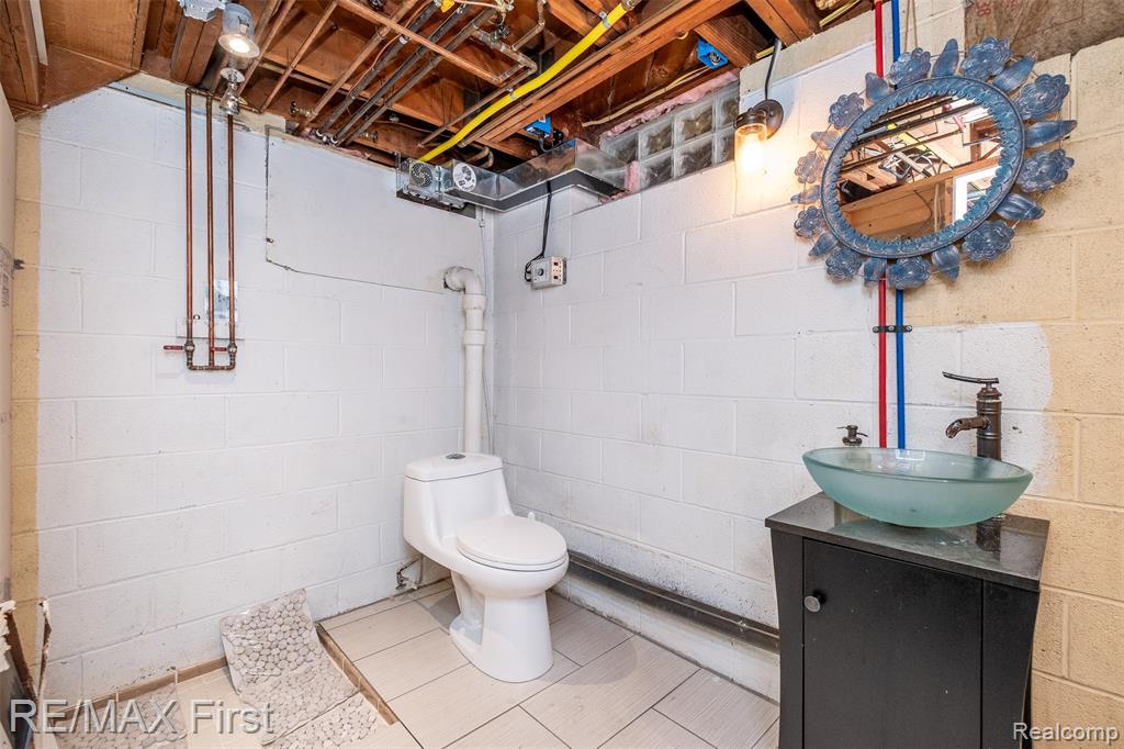 905 W Parker Avenue, Madison Heights, MI 48071 — Photo 45