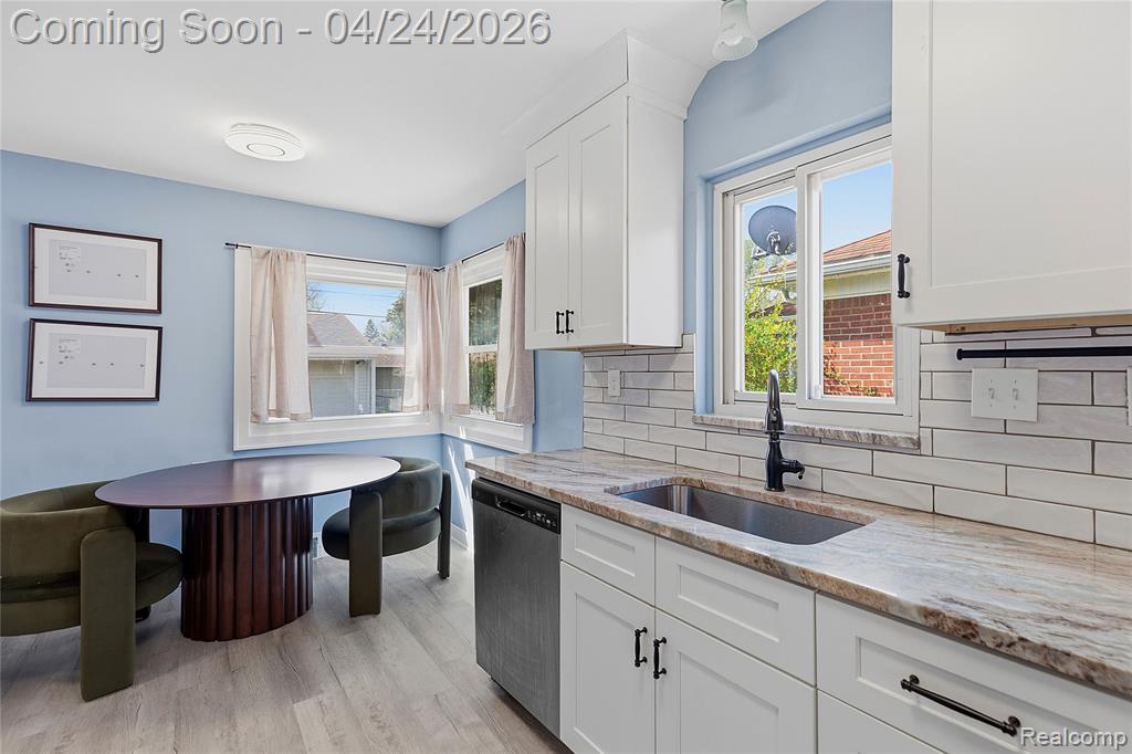 13431 Burton Street, Oak Park, MI 48237 — Photo 8