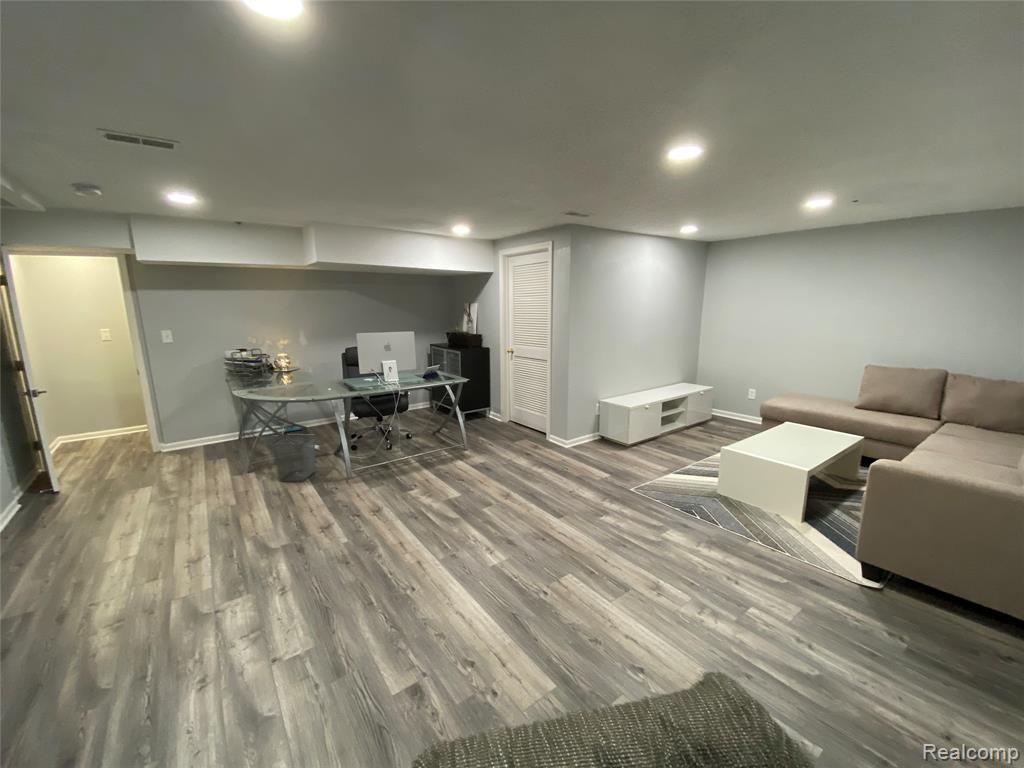 49435 Plymouth Way, Plymouth, MI 48170 — Photo 19
