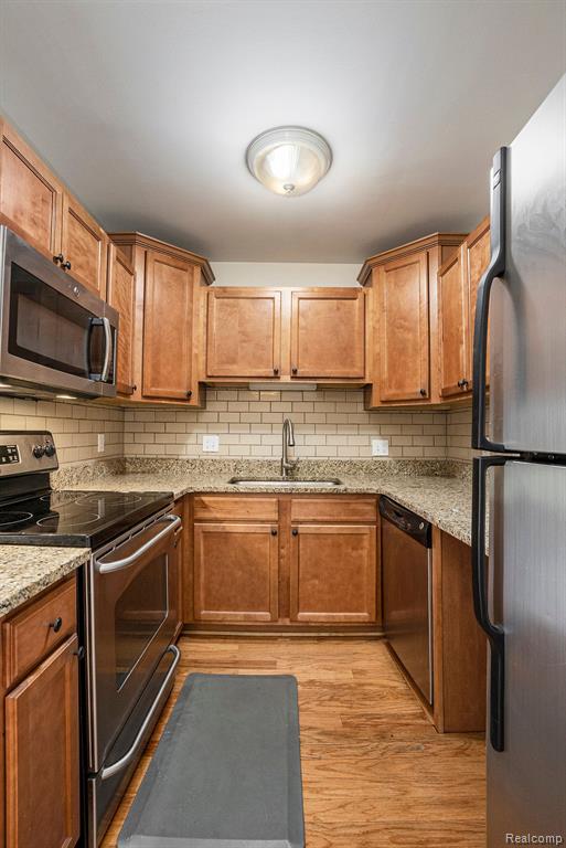 2440 PARMENTER Boulevard, 105, Royal Oak, MI 48073 — Photo 8