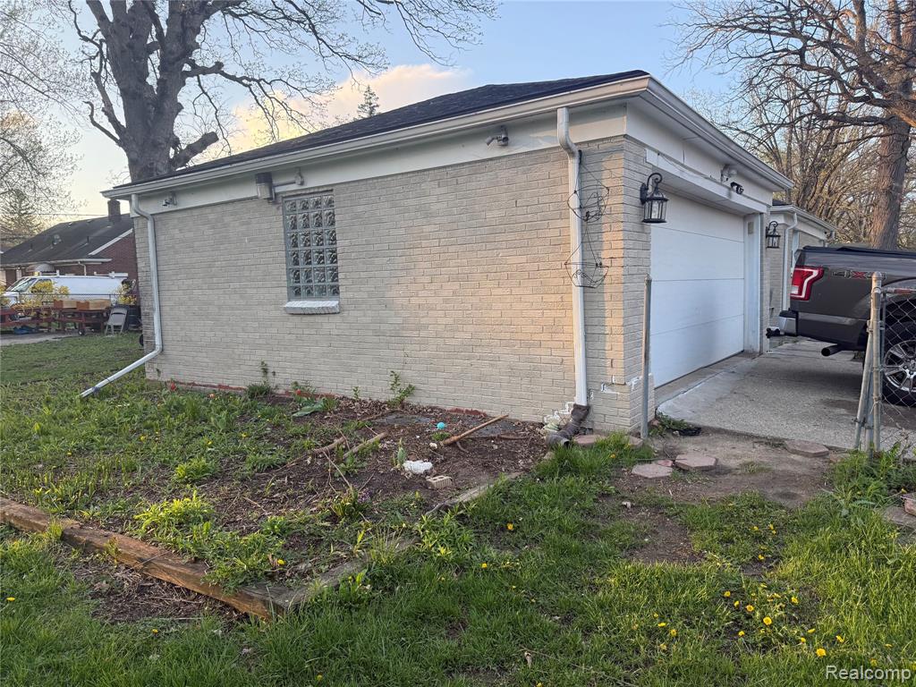 20088 Woodland Street, Harper Woods, MI 48225 — Photo 4