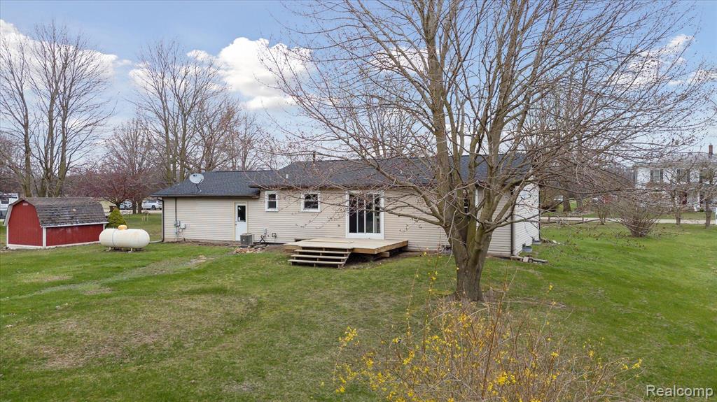 5469 HOGBACK Road, Fowlerville, MI 48836 — Photo 32
