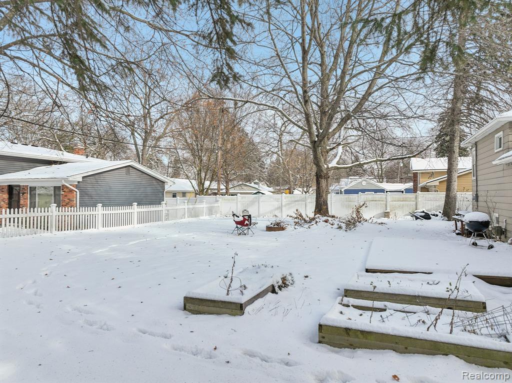 4049 S Shore Street, Waterford, MI 48328 — Photo 23
