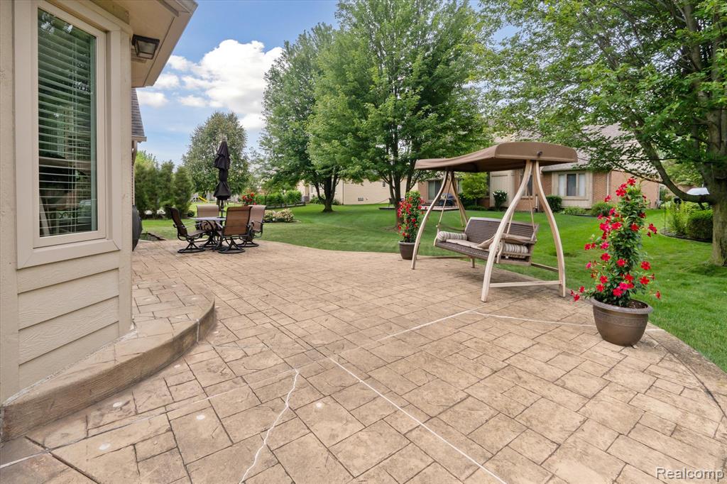 47509 Brockmor Drive, Shelby Twp, MI 48315 — Photo 47