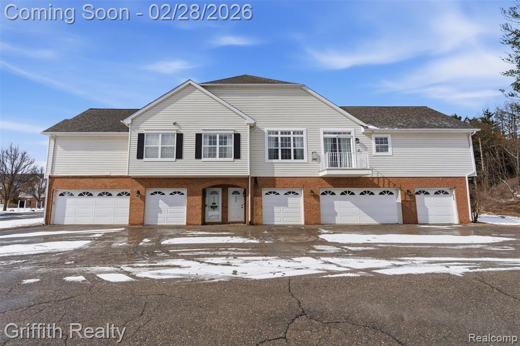 636 Olde English Circle, Howell, MI 48855 — Photo 2