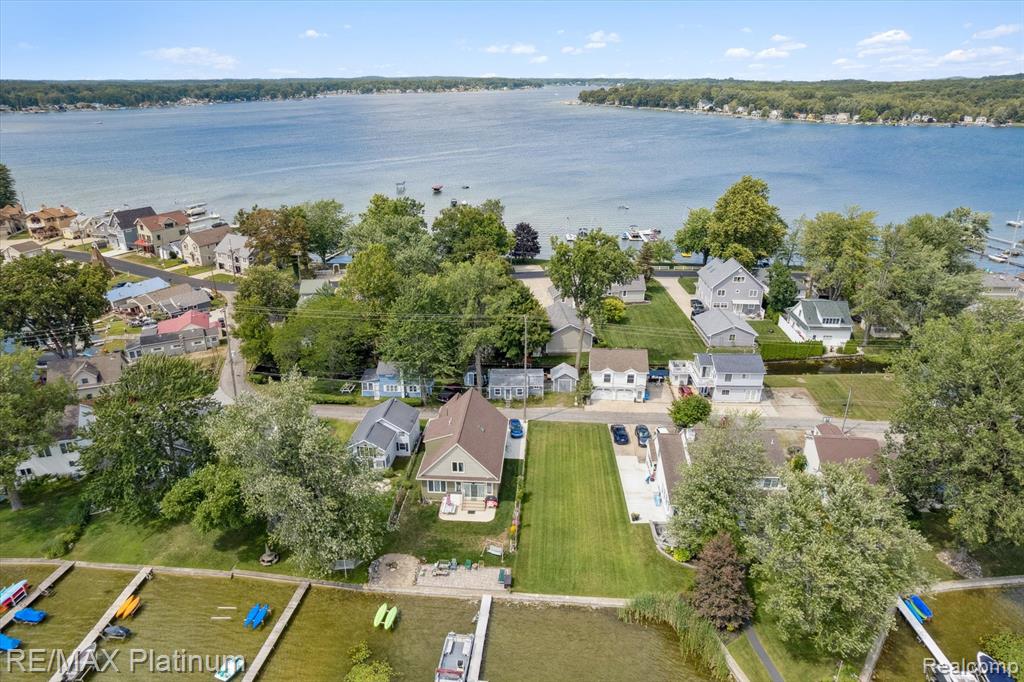 11181 W FERNDALE Drive, Manitou Beach, MI 49253 — Photo 20