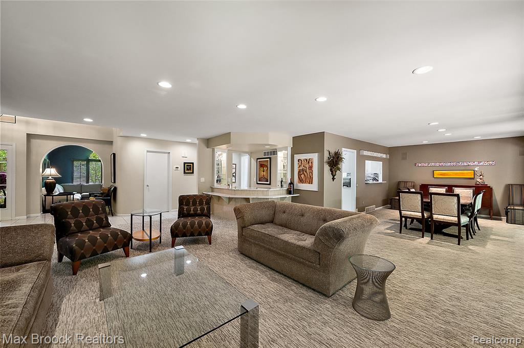 4872 Cliffside Drive, West Bloomfield, MI 48323 — Photo 7