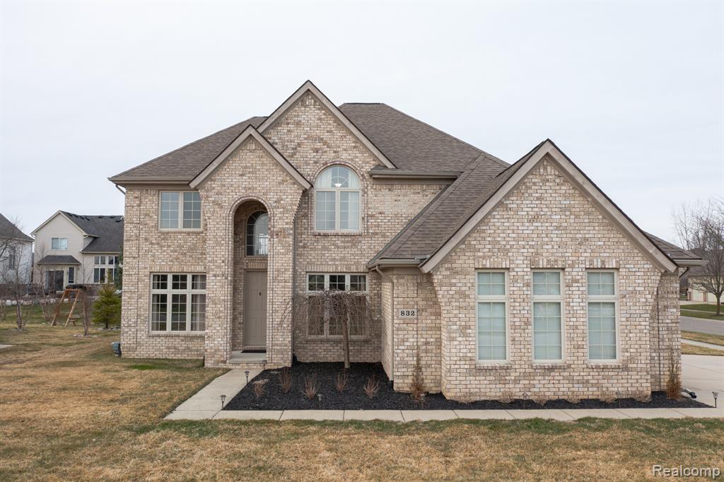 832 W BAY SHORE Drive, Oxford, MI 48371 — Photo 2