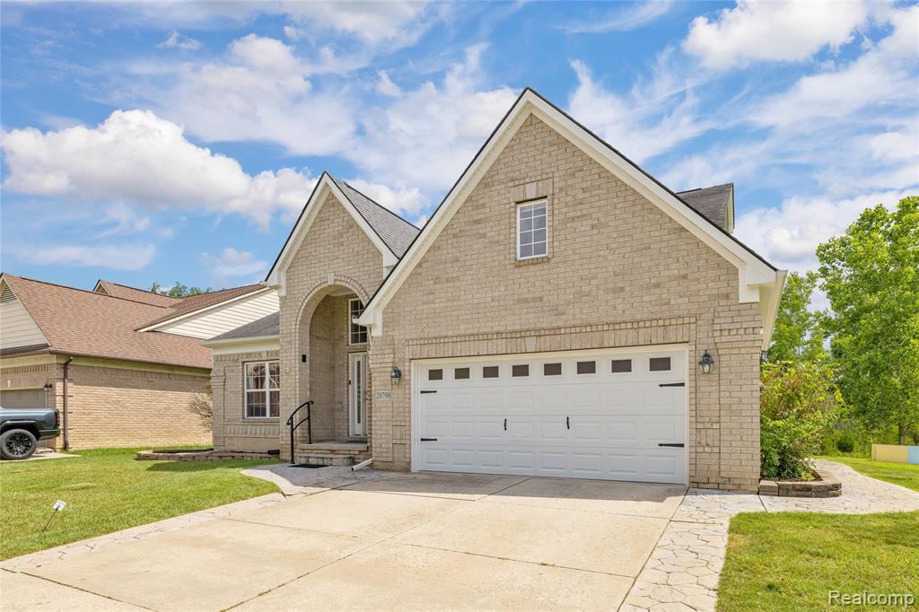20798 Oak Ridge Drive, Clinton Twp, MI 48036 — Photo 2