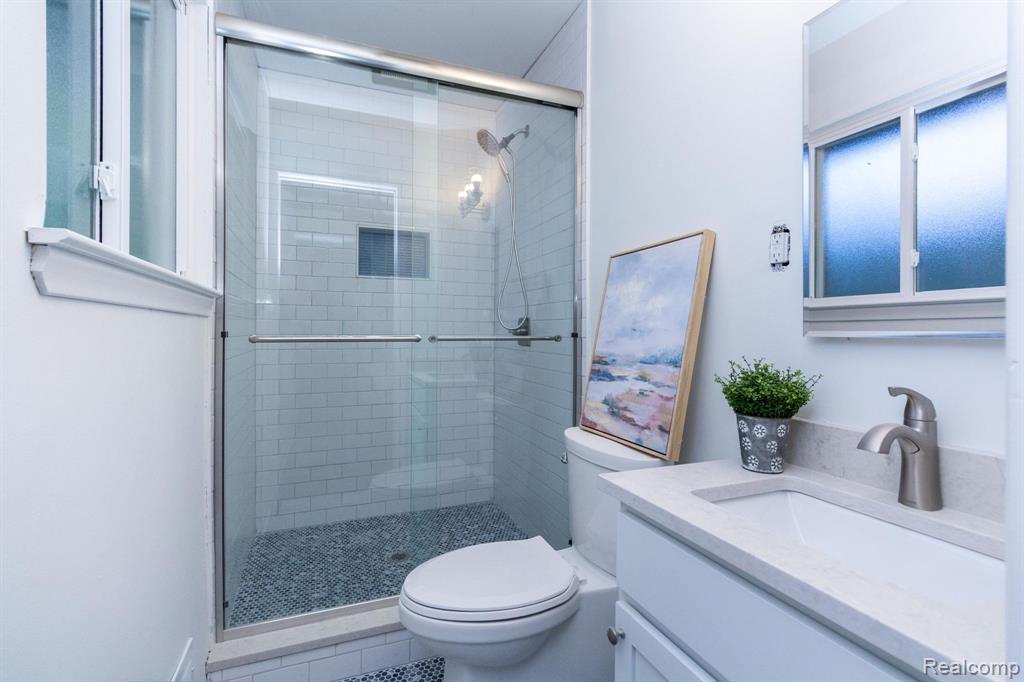 19332 Beverly Road, Beverly Hills, MI 48025 — Photo 19