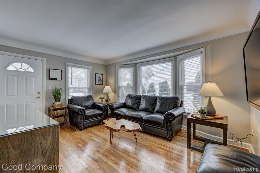 903 ROYAL Avenue, Royal Oak, MI 48073 — Photo 3