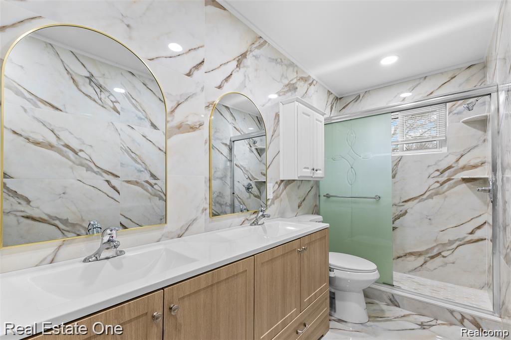 8456 Robindale Avenue, Dearborn Heights, MI 48127 — Photo 13