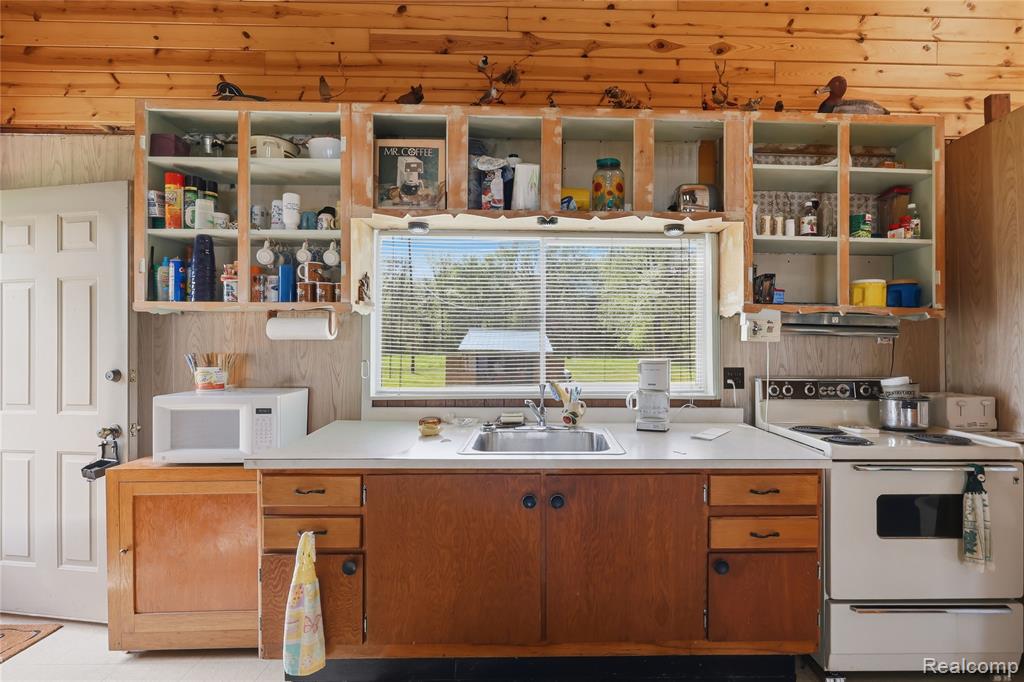 6556 Dickinson Island, Algonac, MI 48001 — Photo 14