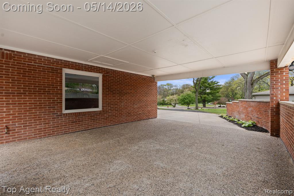 6739 White Pine Court, Bloomfield Hills, MI 48301 — Photo 45