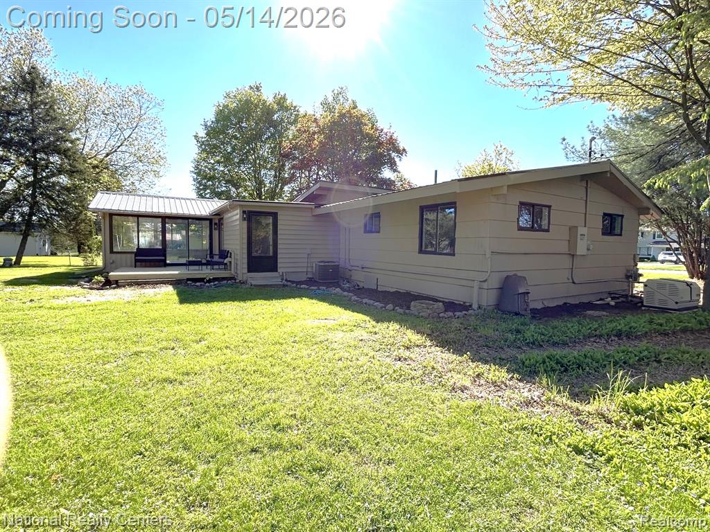 10197 Dar Lane, Goodrich Vlg, MI — Photo 10