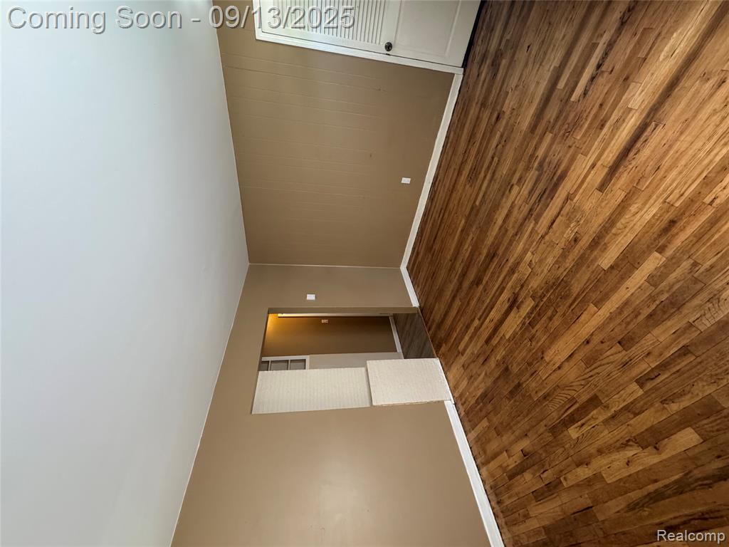 79 E Hudson Avenue, Madison Heights, MI 48071 — Photo 3