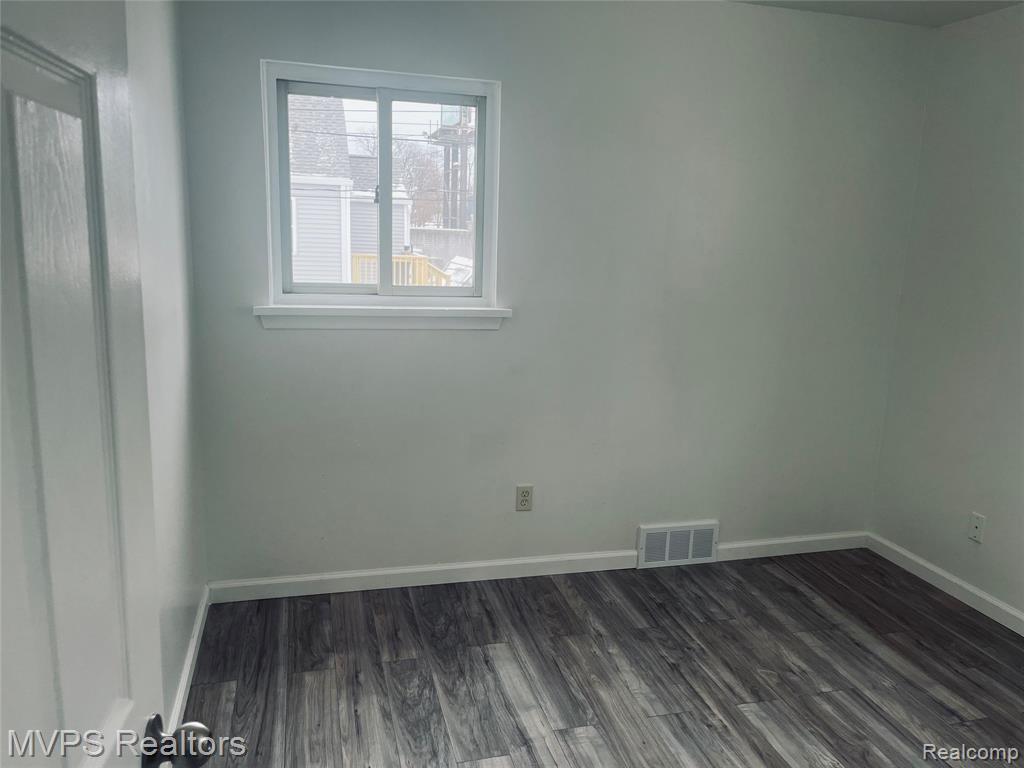 45 W Hudson Avenue, Madison Heights, MI 48071 — Photo 20