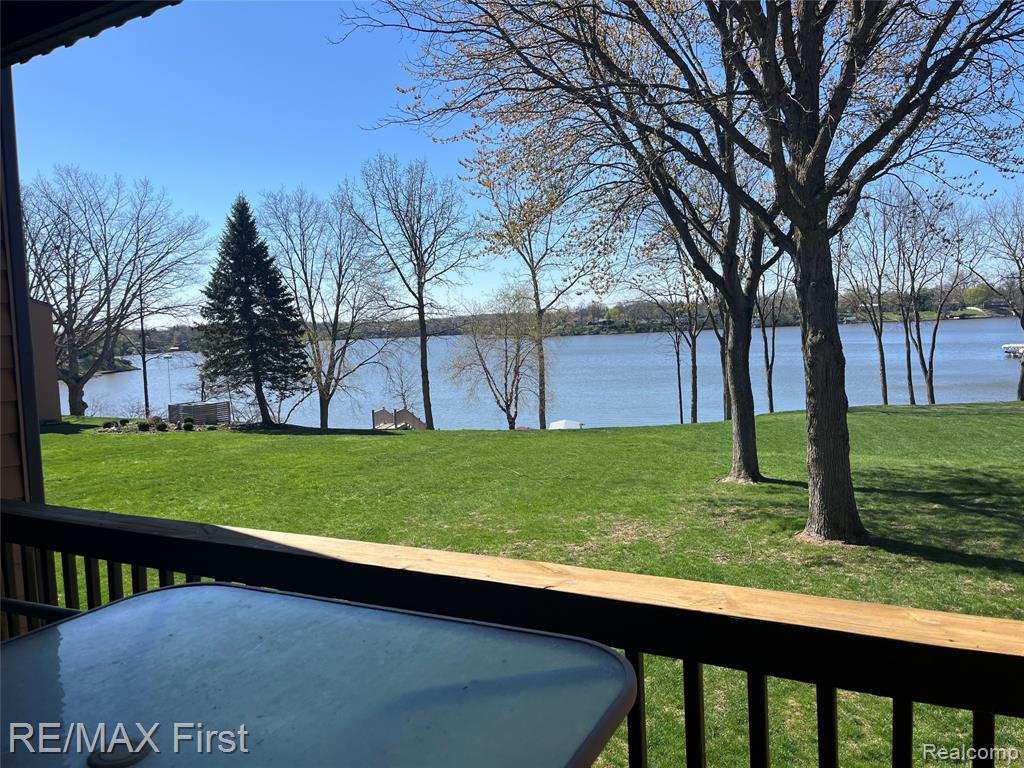 48195 Bayshore Drive, Belleville, MI 48111 — Photo 4