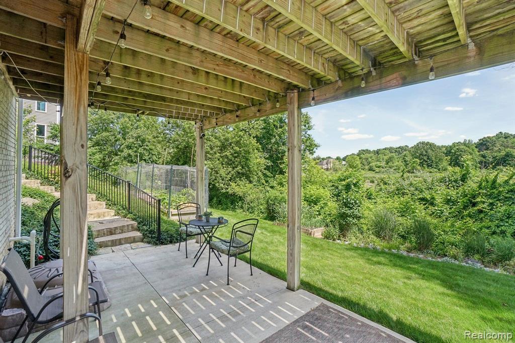 627 OLIVIA Drive, Milford, MI 48381 — Photo 33