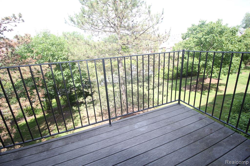 423 CHERRY ORCHARD Road, Canton, MI 48188 — Photo 16