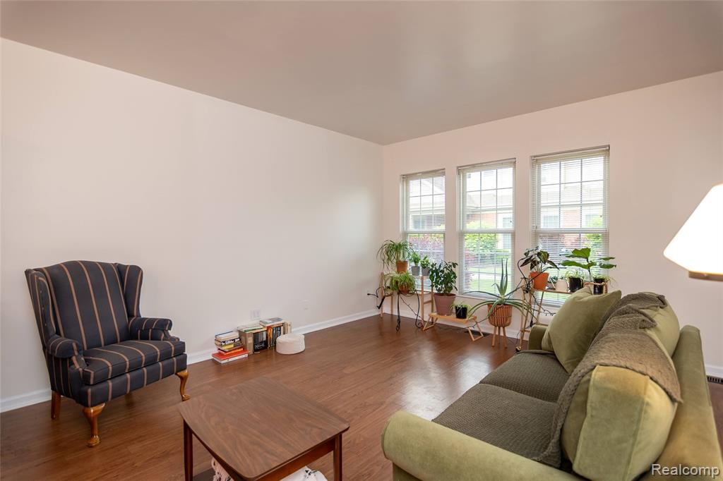616 Superior Boulevard, Wyandotte, MI 48192 — Photo 9