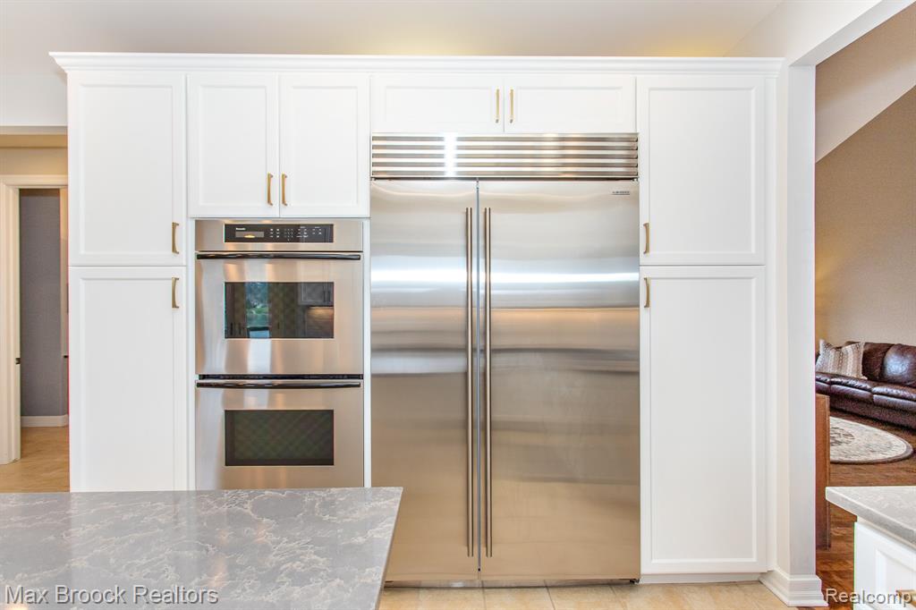 7080 Colony Drive, West Bloomfield, MI 48323 — Photo 16