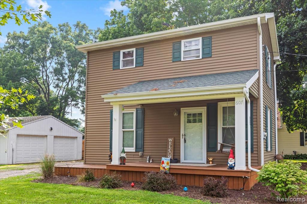 607 W Henry Street, Charlotte, MI 48813 — front exterior