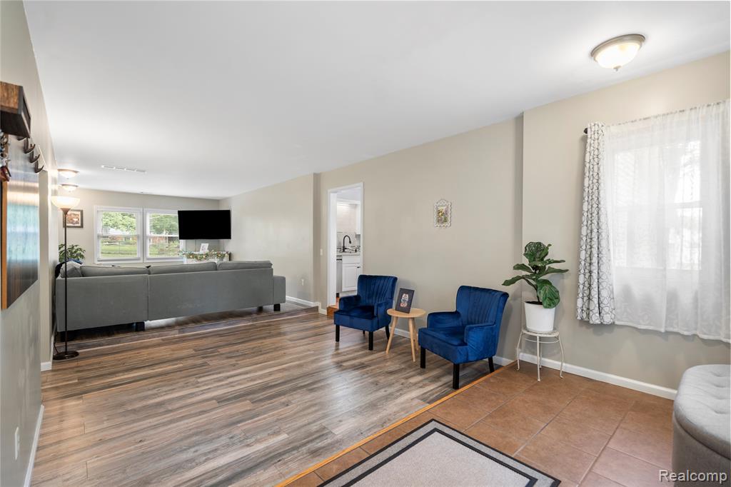 6226 Rowley Boulevard, Waterford, MI 48329 — Photo 4