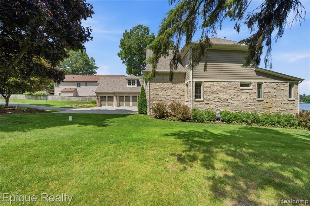 4312 Sashabaw Road, Waterford, MI 48329 — Photo 73