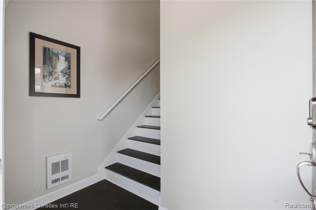 5530 Arbor Chase Drive, 14, Ann Arbor, MI 48103 — Photo 27