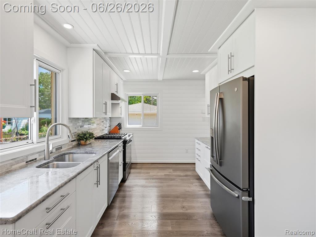 9338 FLORIDA Street, Livonia, MI 48150 — Photo 10
