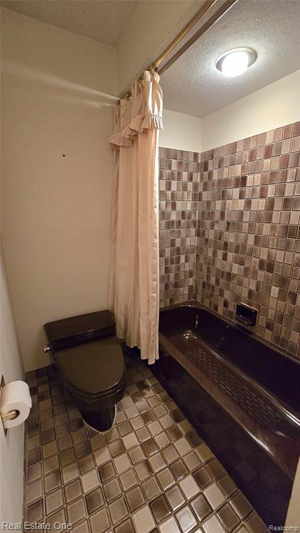 8950 Wise Road, Commerce Twp, MI 48382 — Photo 16