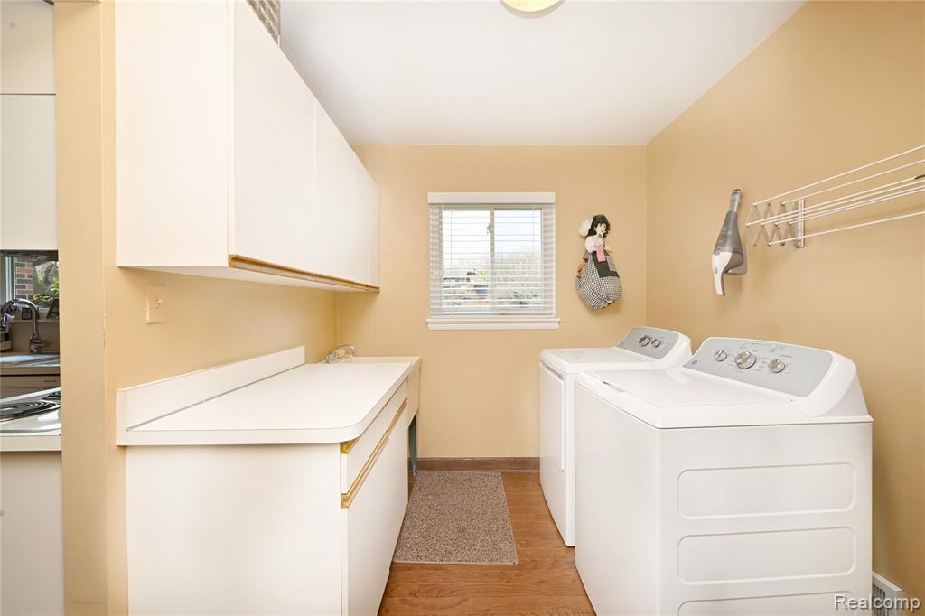 6132 Ledgeway Drive, West Bloomfield, MI — Photo 17