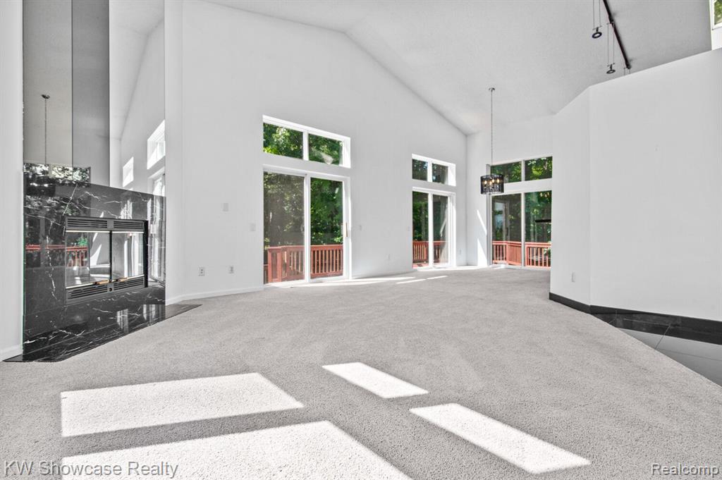 6255 WHISPERING MEADOWS Drive, White Lake, MI 48383 — Photo 19