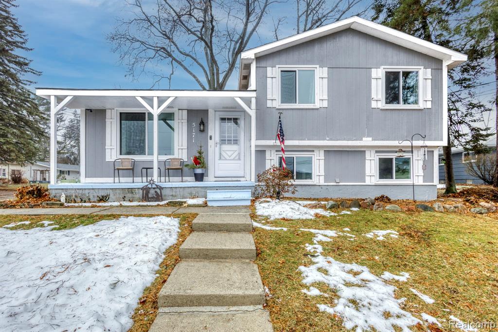 5171 DURNHAM Drive, Waterford, MI 48327 — Photo 2