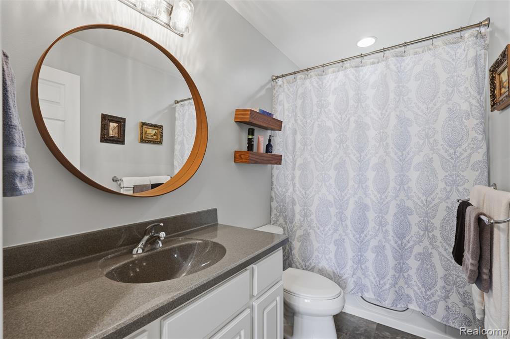 3477 Amber Oaks Drive, Howell, MI 48855 — Photo 21