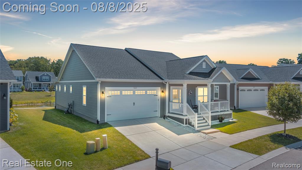 9265 Regency Boulevard, Pinckney, MI 48169 — front exterior