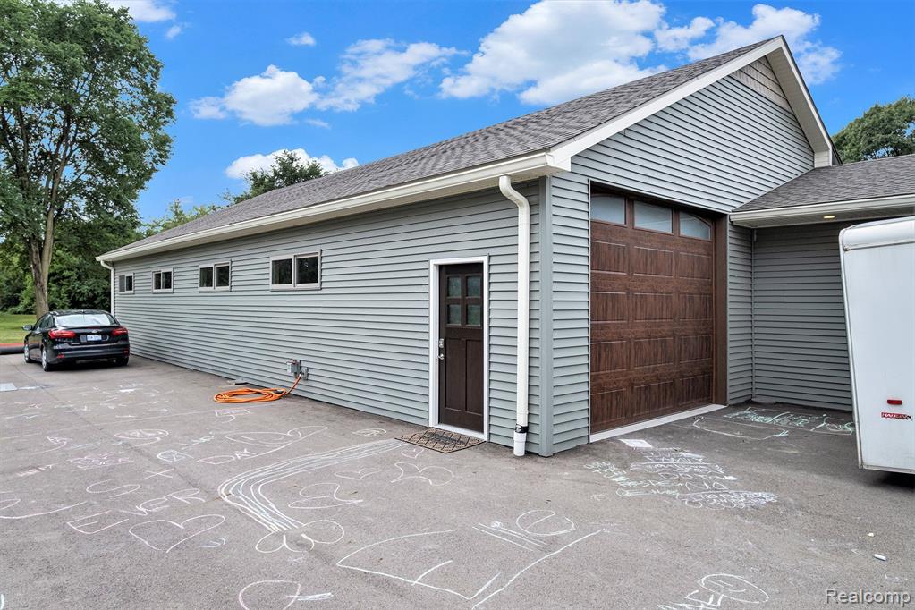 8266 Twilight Lane, Brighton, MI 48116 — Photo 34