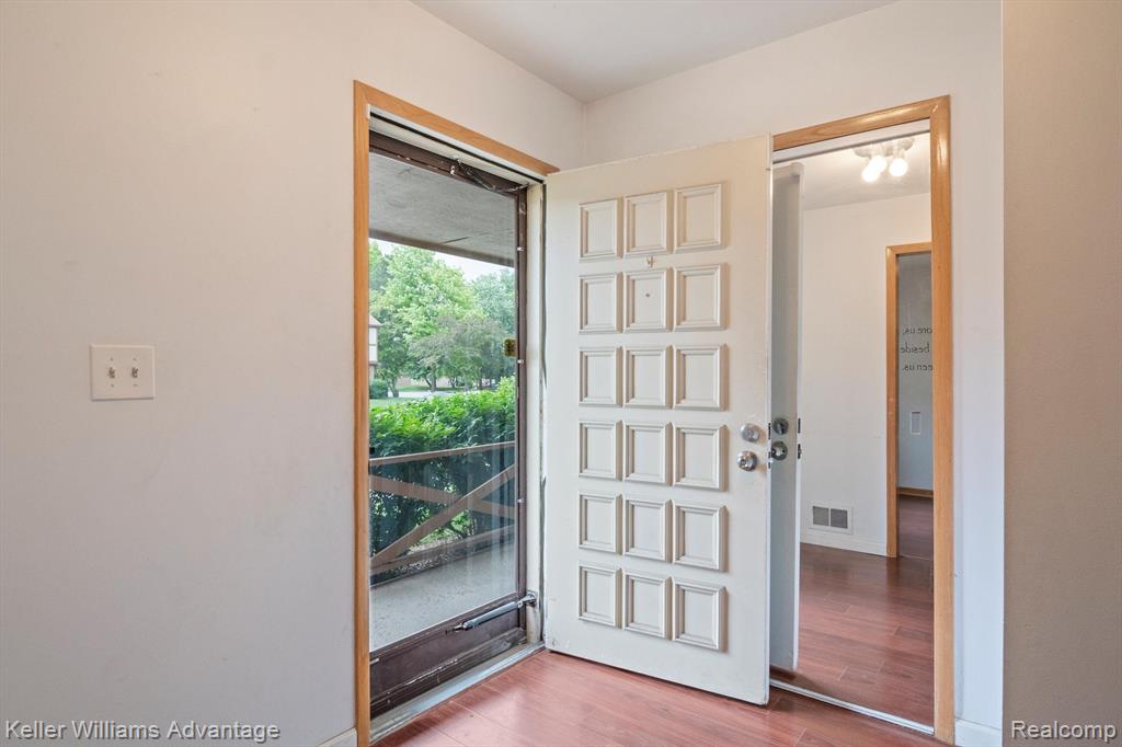 28663 LOWELL N, Southfield, MI 48076 — Photo 19