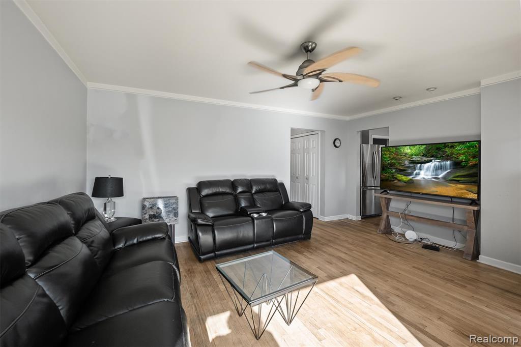 8873 Wormer, Redford, MI 48239 — Photo 4